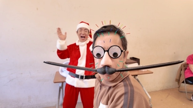 岡村隆史、完全復帰を目指してリハビリ敢行　“笑う男”よゐこ・濱口優の激励に「まいったなあ」＜めちゃ×2メチャってるッ！＞