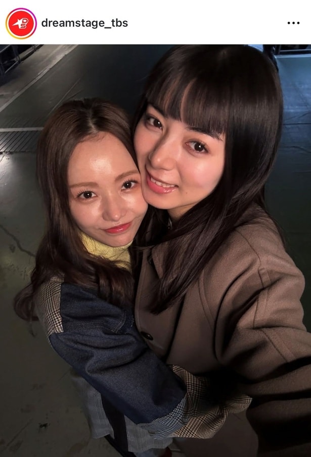 【写真】かわいすぎる2人…池田エライザ＆ハ・ヨンスが密着してハグ
