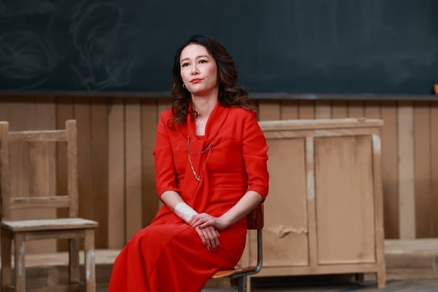 舞台初挑戦の菊地凛子はモンスターペアレント(母親)を演じる