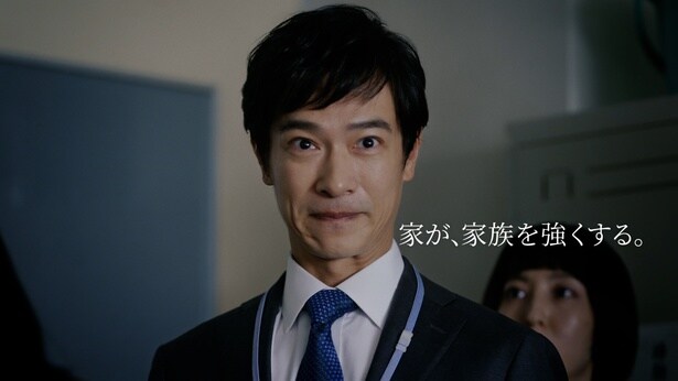 堺雅人、二度目の共演で初対面のロバート秋山が“長髪の教師”を熱演する姿に「すごいな～」と感心