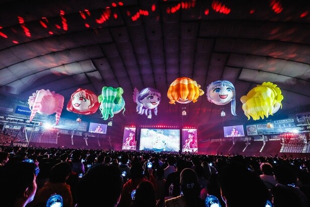 初の東京ドーム単独公演「FRUITS ZIPPER SPECIAL LIVE 2026『ENERGY』」より