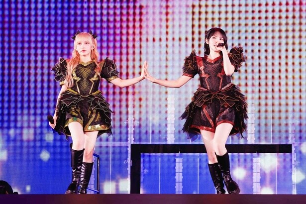 早瀬ノエルと鎮西寿々歌が披露した新しいユニット曲は「Midnight in my Head」