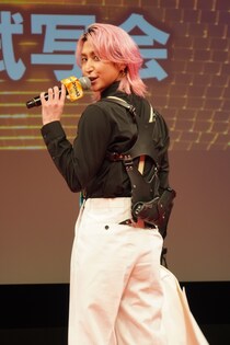 Snow Man佐久間大介、マイホルスター持ち込みで小沢仁志からツッコみ「職質受けたらどうすんの？」＜スペシャルズ＞