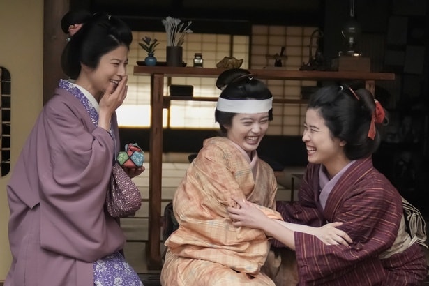 <明日のばけばけ>記事がきっかけで傷つく高石あかり“トキ”、そこへ円井わん“サワ”らが駆けつける