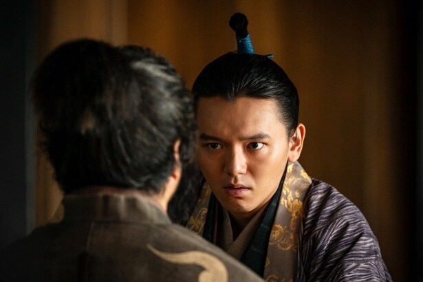 美濃国の若き大名・斎藤龍興(濱田龍臣)は家臣の掌握に苦慮する