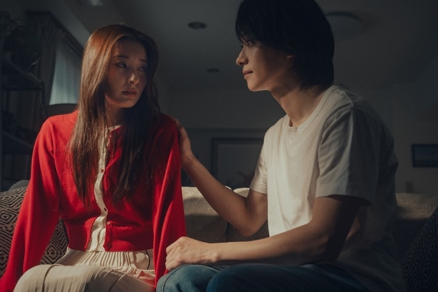 宮本茉由“菜穂”は心の隙間を埋めるように戸塚祥太“徹”と一線を越えてしまう…一方、片山萌美“綾香”は次なる計画を行動に移す＜この愛は間違いですか＞