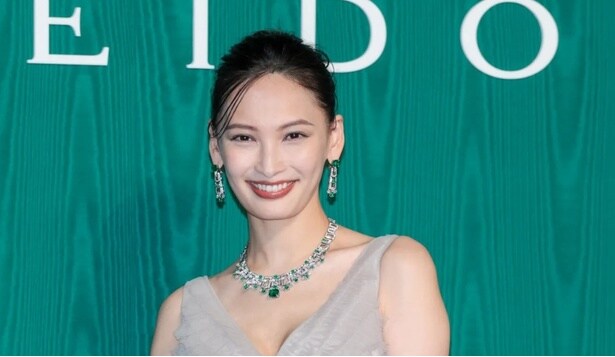 “艶やかな佇まい”…大政絢、和室でロングワンピース姿の誕生日前日の投稿に「お誕生日おめでとう」の声