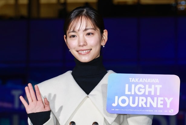 「TAKANAWA LIGHT JOURNEY」オープニングイベントに参加した當真あみ
