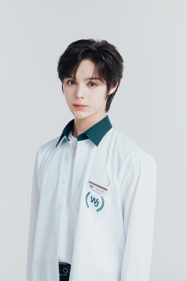 ジャスティン (JUSTIN): 20歳（2006.01.27生）、日本出身、O型、ESFP 【1990年代チーム】