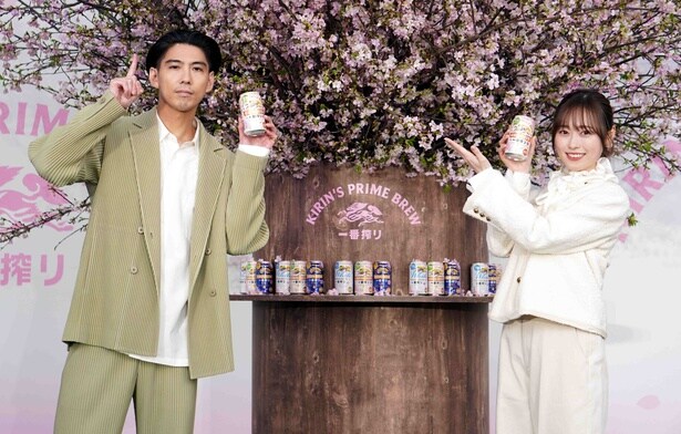 賀来賢人、福原遥(写真左から)