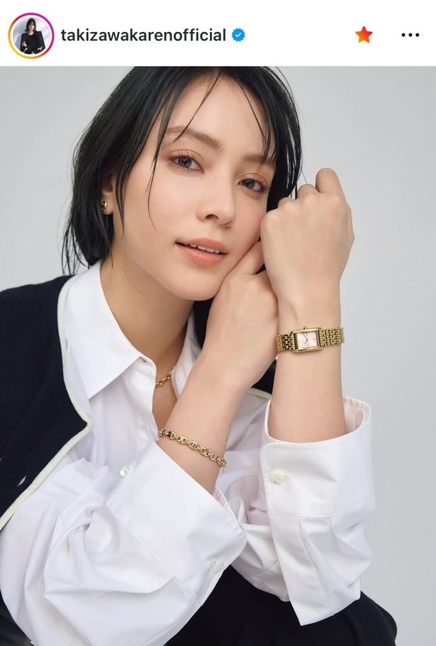 【写真】滝沢カレン、シャツ×ジュエリーで“つぶらな二重”の美顔のオフショットを公開