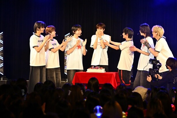キムゴンの誕生日をサプライズでお祝いしたNAZE