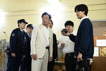 「温泉にも魂が宿ってた！」松田龍平“洋輔”の発明品に感服…唯一無二な展開に沼る声続出＜探偵さん、リュック開いてますよ＞