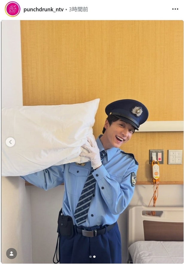 【写真】小関裕太、まくらからひょっこりのぞく笑顔にキュン