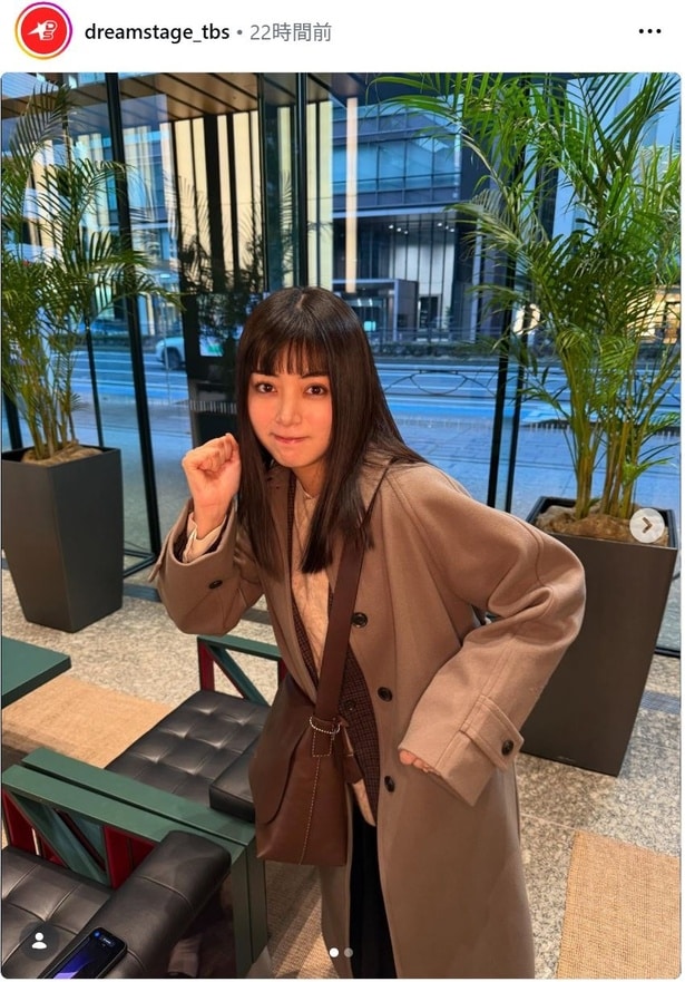 【写真】池田エライザ、ぱっつん前髪にお茶目ポーズがかわいい