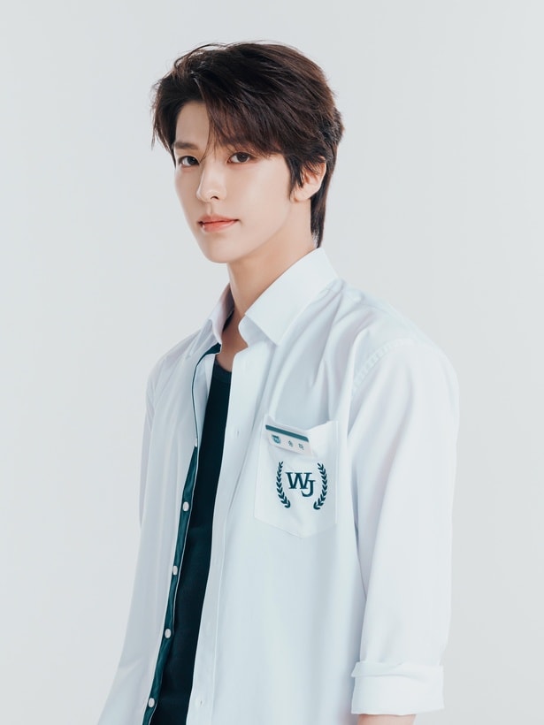 ソンハ (SONGHA): 21歳（2004.04.19生）、韓国出身、A型、ENTJ/ENTP 【2000年代チーム】