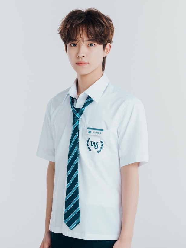 サダハル (SADAHARU): 18歳（2007.09.14生）、日本出身、B型、ENTP【2000年代チーム】