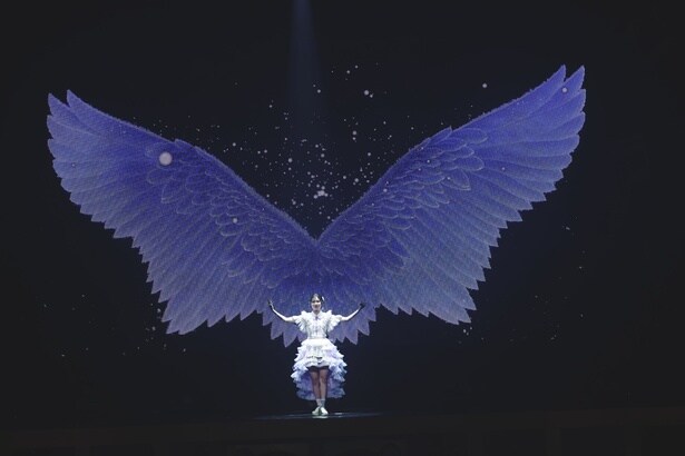 「地頭江音々 卒業コンサート ～愛され天使に駆け込みのI Love You～」のオープニング