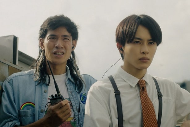 中島歩“日暮”&草川拓弥“月白”は狂った芸能事務所の悪の根源を掴むべく調査する「絶対守ってやるって言ったろ」<俺たちバッドバーバーズ>