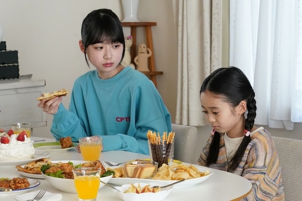 詩音(泉谷星奈)はトラウマに苦しみ事件の記憶が曖昧になる