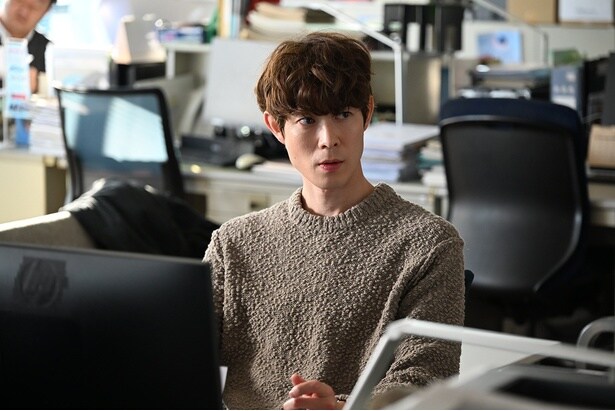 安田顕“一樹”の生存を知った宮沢氷魚“天童”、桜井ユキ“紗春”に接触する<夫に間違いありません>