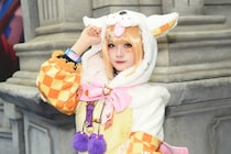コスプレのこだわり「三つ編み、タレ目の再現から全身70個の装飾まで自作で用意」＜グラブルフェス＞
