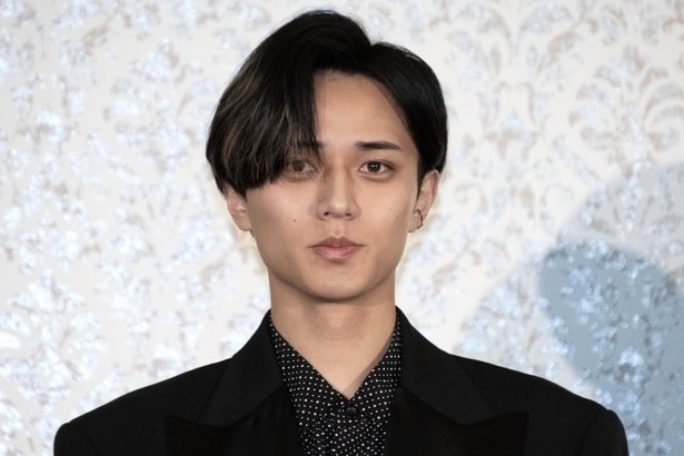 あやかしの頂点に立つ、鬼の一族の次期当主・鬼龍院玲夜役の永瀬廉