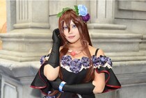 「胸元や腰に散りばめた青薔薇の造形にこだわりました」コスプレイヤーに聞いた注力ポイント＜グラブルフェス＞