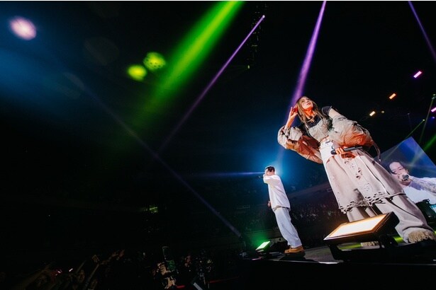 ZORNとOZROSAURUSのツーマンライブ「All My Homies presents“Family Day”」にサプライズ出演した後藤真希(右)