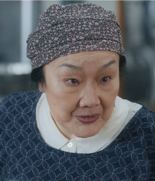 白石加代子は健二の祖母・千寿子役