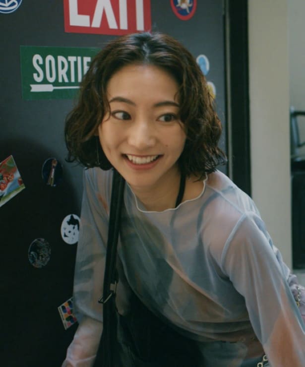 武田玲奈は健二と同じデザイン事務所で働く女性・涼花役