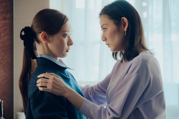 片山萌美“綾香”が宮本茉由“菜穂”に『苦しむしかない』発言「ヒリヒリする」「何があったの？」の声＜この愛は間違いですか＞