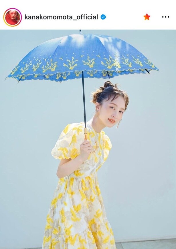 【写真】「いつでも私らしく」…ももクロ・百田夏菜子、傘を差した春ワンピ