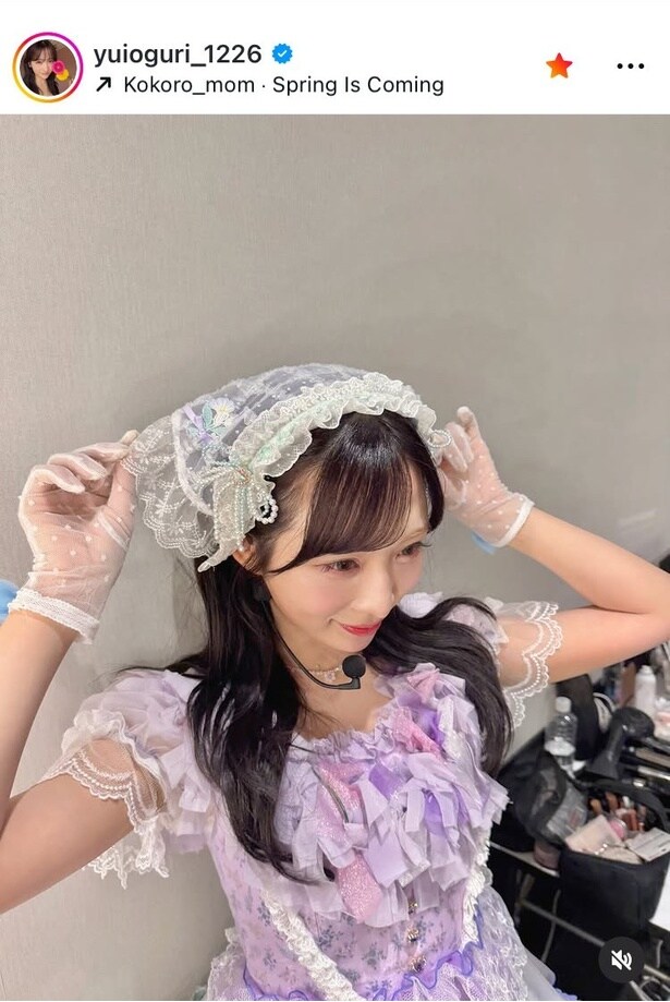 【写真】「推しメンランキング１位」…小栗有以、アイドル衣装で“ヘッドドレス”を押さえる姿