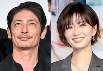 玉木宏&岡崎紗絵、ドラマ撮影時のタキシード&ウエディングドレスの2ショットに「美男美女」の声＜プロフェッショナル＞