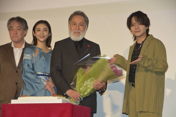 北大路欣也、佐藤流司の立ち回りに驚嘆「すごいなと思って、私の方が若い方々から教わっている」<三屋清左衛門残日録>