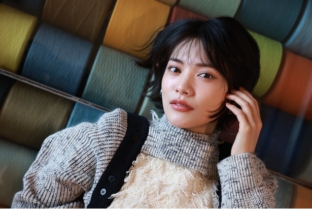 今治らしく、「タオル美術館」でのカットも収録