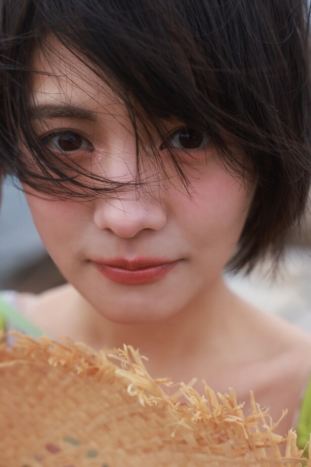 2026年4月始まりの卓上カレンダーを発売する松永有紗