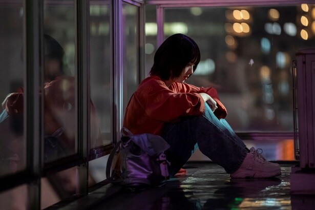 かすみ(並木彩華)、家を出て一人孤独を抱える