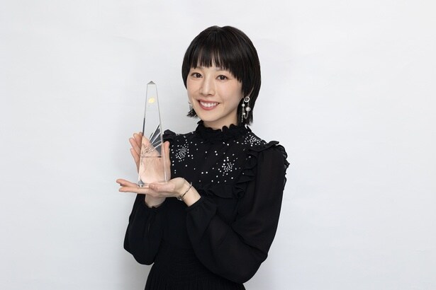 ＜ドラマアカデミー賞＞“じゃあつく”夏帆が主演女優賞　初共演・竹内涼真は「現場ではまさに勝男そのもの」