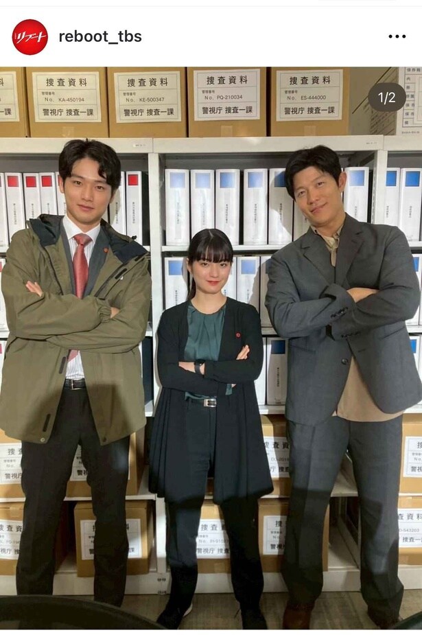 【写真】鈴木亮平、“部下２人”と「身長差がすごい」withBオフショット披露