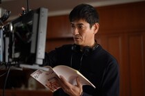 沢村一樹が連ドラ初監督を務めるドラマ「水曜日、私の夫に抱かれてください」の放送が決定…キャストの顔が隠されたビジュアルも公開