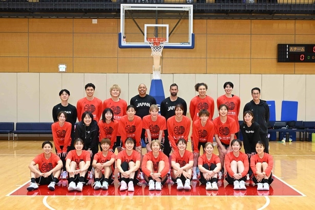 バスケットボール女子日本代表集合写真(2026年2月撮影)