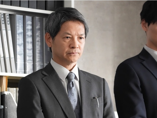 安藤(緒形直人)は警察側だけでなく記者の考えにも寄り添う