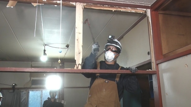 空間を隔てている下がり壁の撤去作業などに取り組む(1)