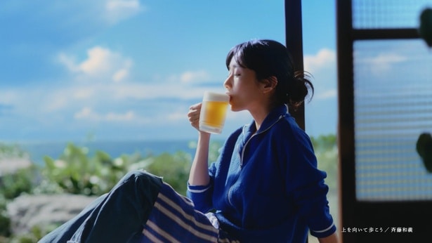「サントリー生ビール」TV-CM「沁みわたる青」篇（15秒、30秒）より