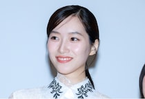 カン・へウォン＆片岡凜、ハートを作ったオフショットに「仲良しが伝わってきた」「プリキュアみたい」の声＜キンパとおにぎり＞