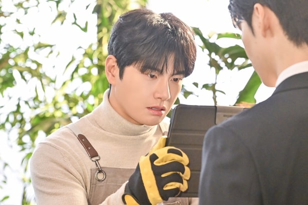 「世界に音楽の花束を」が口ぐせのチェ・ギヨンだけに、花を生けるシーンも毎回登場