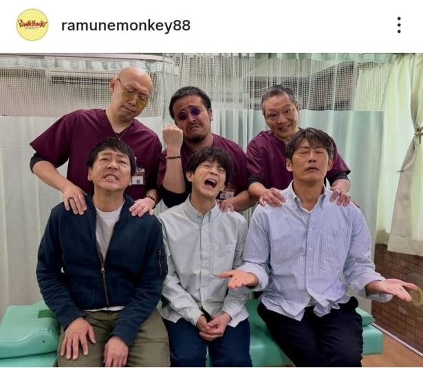 【写真】サンタ姿の福本莉子と、反町隆史らのイケオジの集合ショット