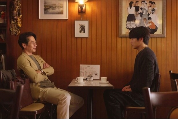 大河(赤楚衛二)は、作本(三浦誠己)に進路について相談する